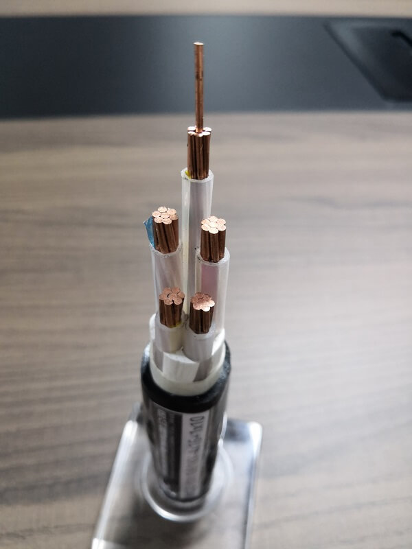 Precio del cable de cobre XLPE retardante de llama de bajo voltaje ZR-YJV Cable de alimentación de cobre con bajo contenido de humo y libre de halógenos con aislamiento XLPE retardante de llama ZR-YJV